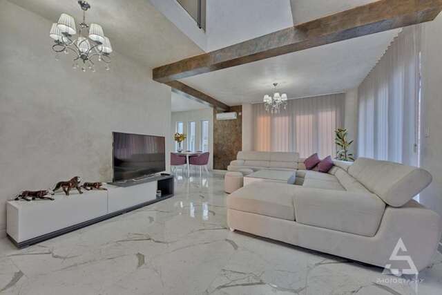 Виллы Sunny Villa with pool Добра-Вода-22